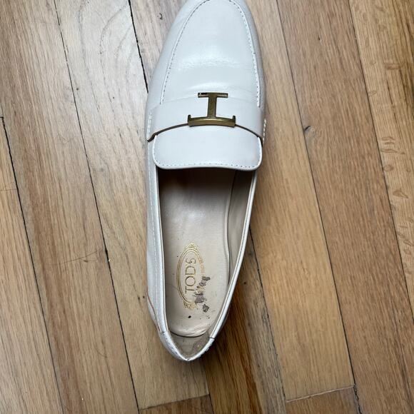Tod's T Women's 38 1/2 US 8.5 Timeless Leather Loafters White With Gold Hardwear - Picture 10 of 16